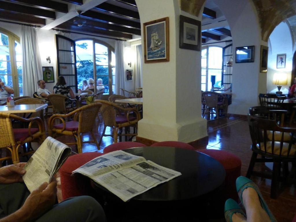 Hotel Del Almirante Es Castell  Buitenkant foto