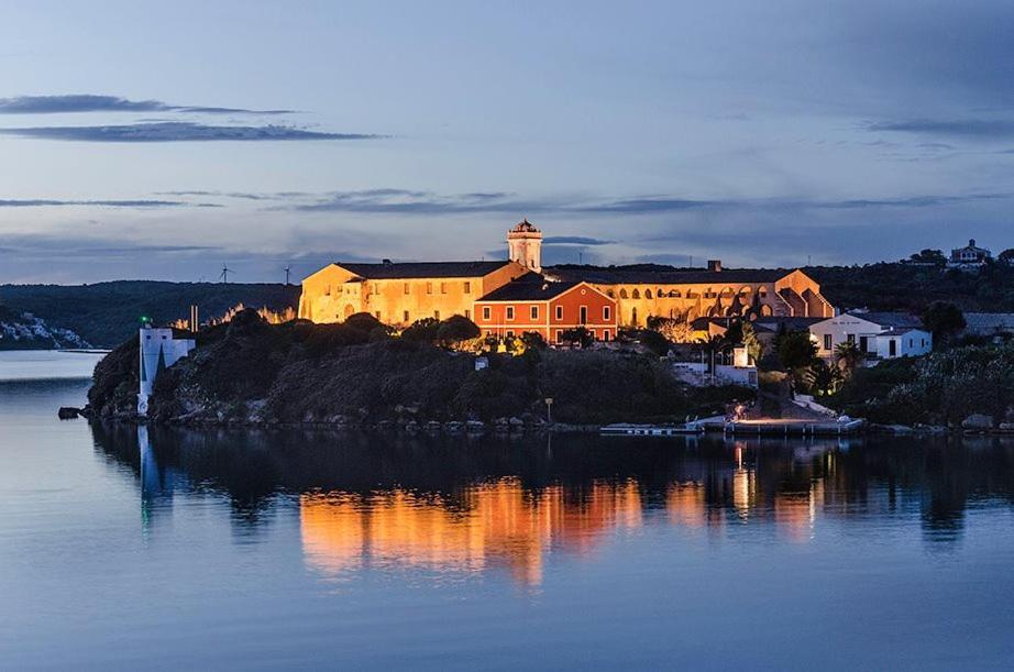 Hotel Del Almirante Es Castell  Buitenkant foto