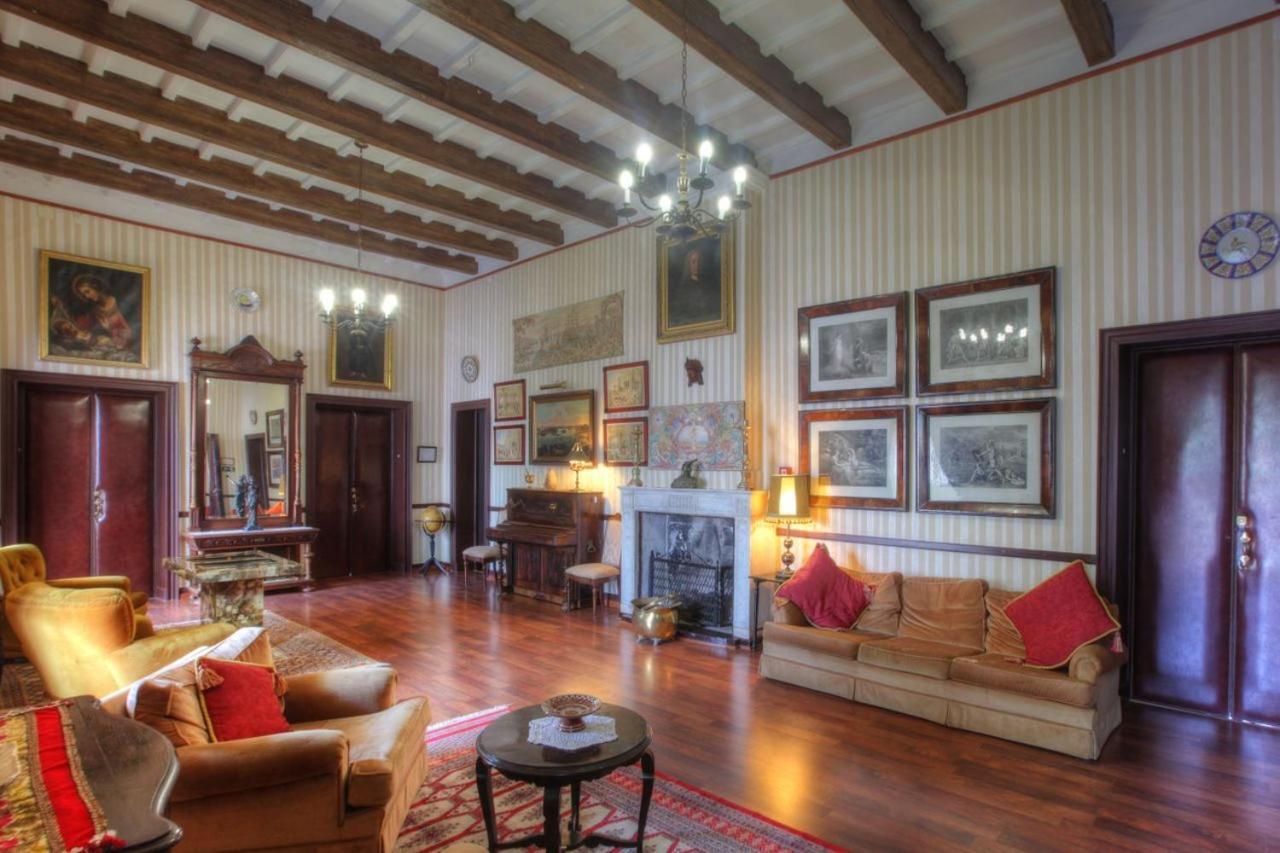 Hotel Del Almirante Es Castell  Buitenkant foto