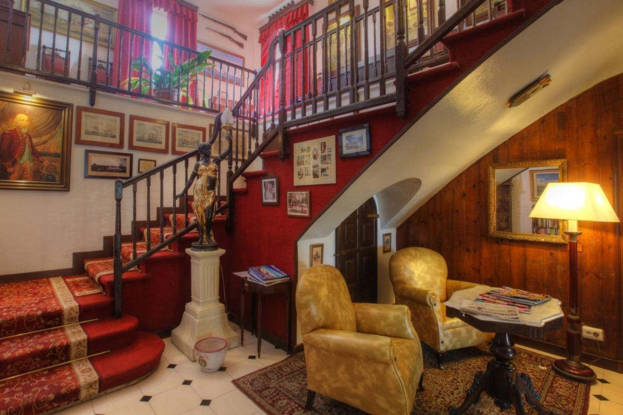 Hotel Del Almirante Es Castell  Buitenkant foto